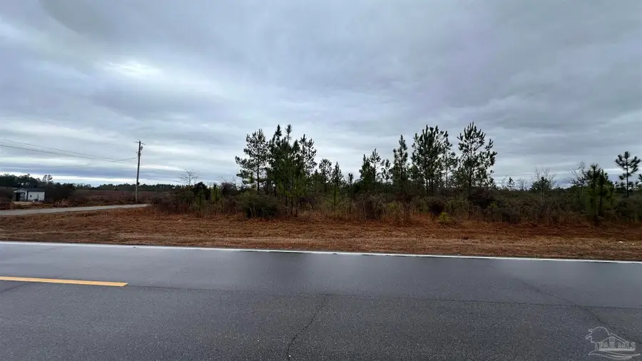 000 Nokomis Rd, Walnut Hill, FL 32568 - Image #2