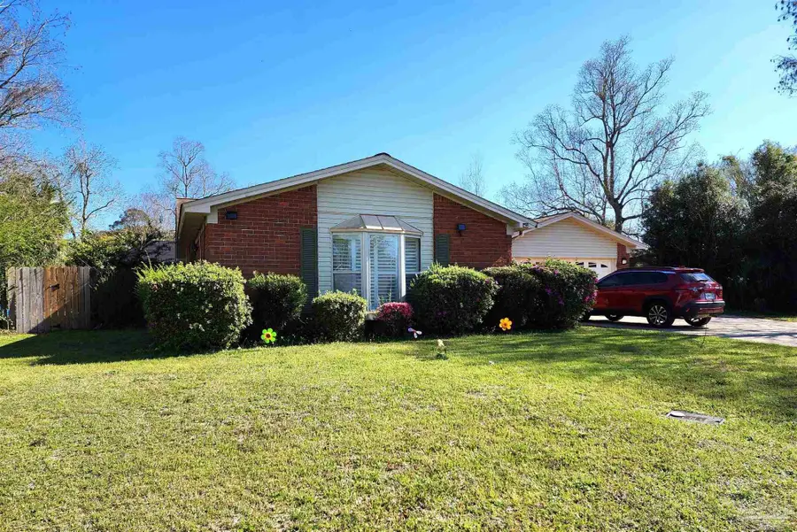 8176 Camelford Dr, Pensacola, FL 32506 - Image #2