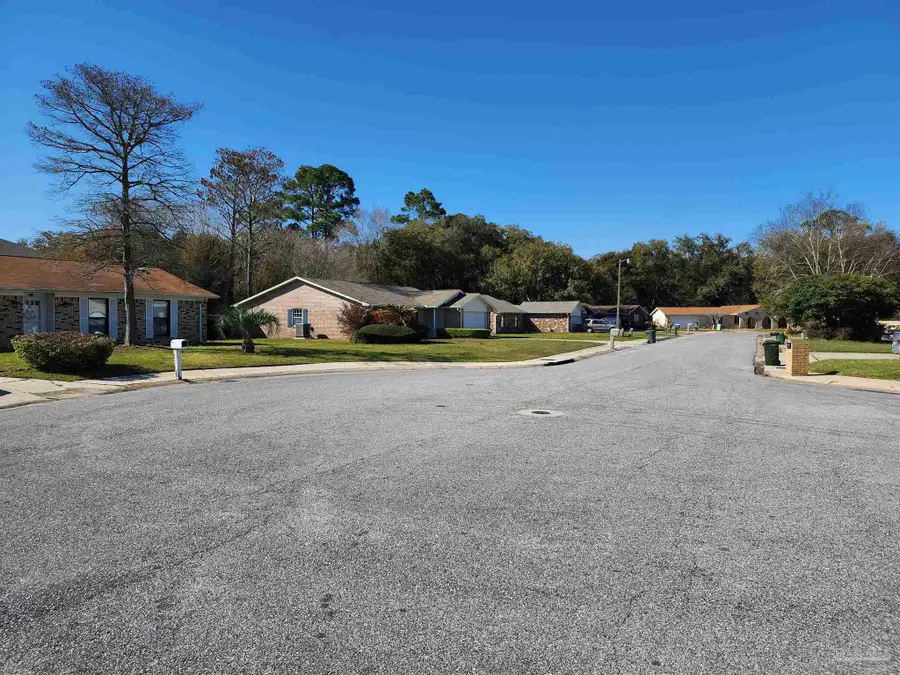 8176 Camelford Dr, Pensacola, FL 32506 - Image #3