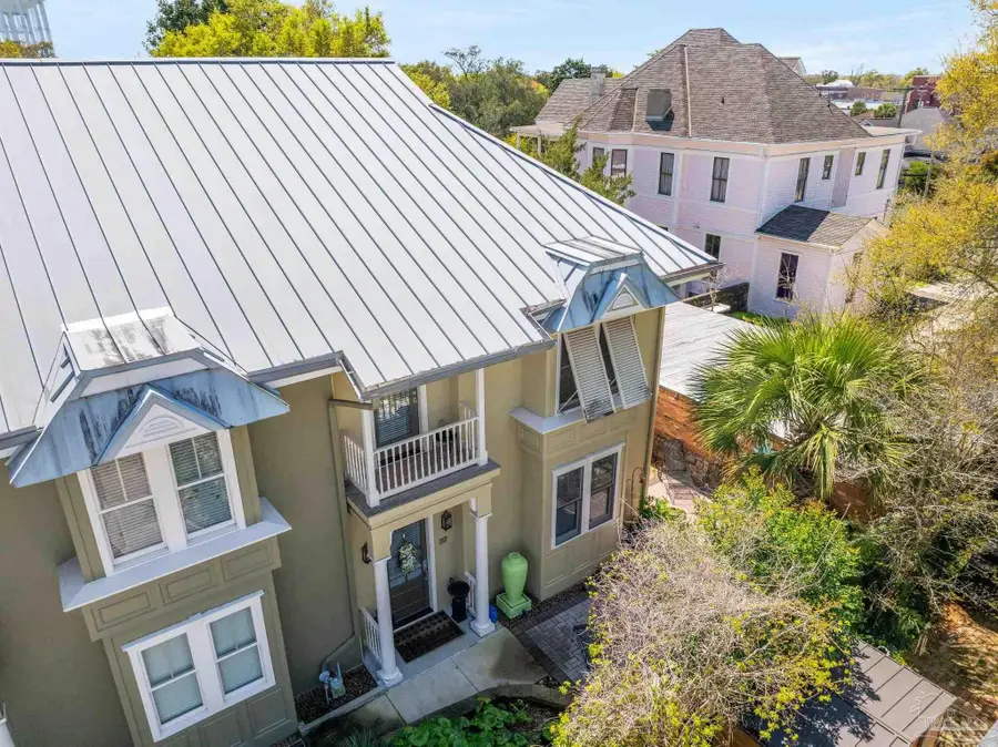 217 W Jackson St #12, Pensacola, FL 32501 - Image #3