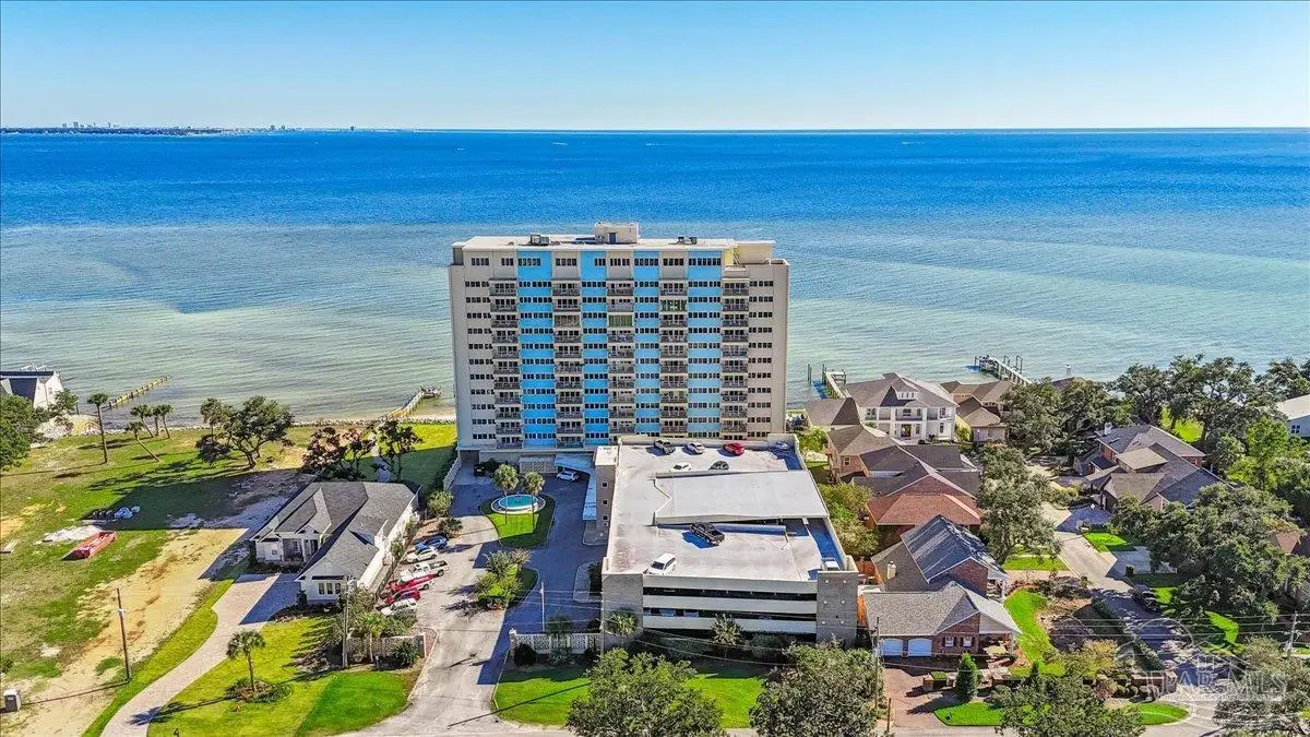 825 Bayshore Dr #203, Pensacola, FL 32507 - Image #1