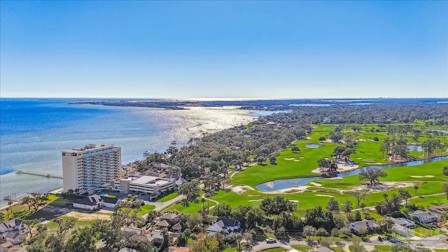 825 Bayshore Dr #203, Pensacola, FL 32507 - Image #3