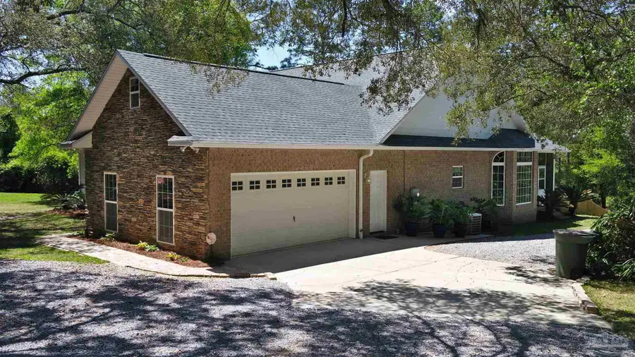 6851 Hurst Hammock Rd, Pensacola, FL 32526 - Image #3