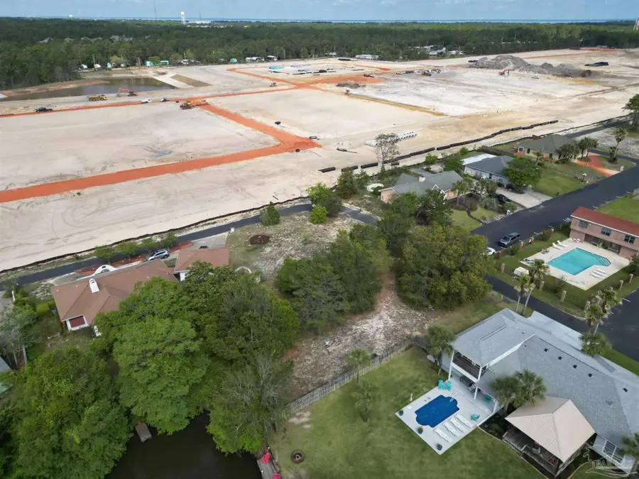 1637 Smugglers Cove Cir, Gulf Breeze, FL 32563 - Image #3