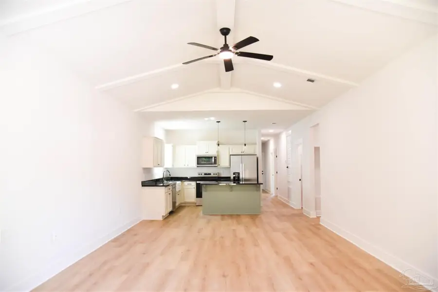 203 Charleston Dr, Pensacola, FL 32534 - Image #2