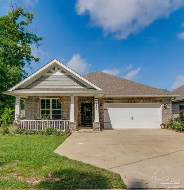 8821 Airway Dr, Pensacola, FL 32514