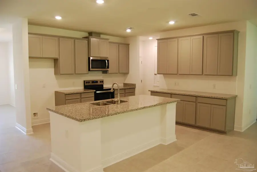 7749 Piper Cir, Milton, FL 32583 - Image #3