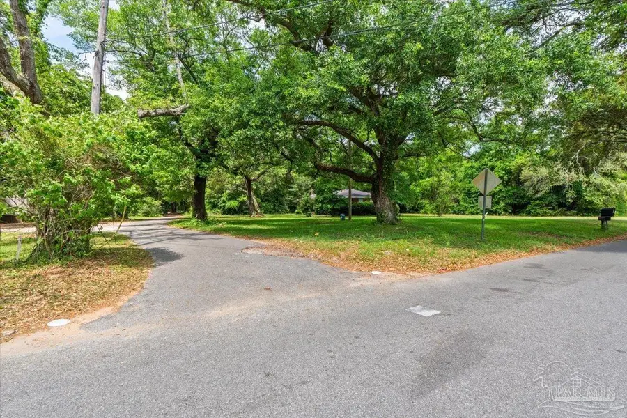 8781 Sonnyboy Ln, Pensacola, FL 32514 - Image #2