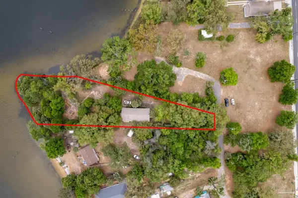 122 Celeste Pl, Pensacola, FL 32507