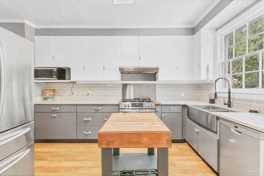 215 E Pine St, Atmore, AL 36502 - Image #3