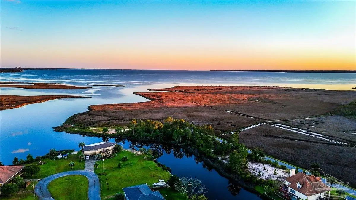 2604 San Antonio Dr, Milton, FL 32583 - Image #1