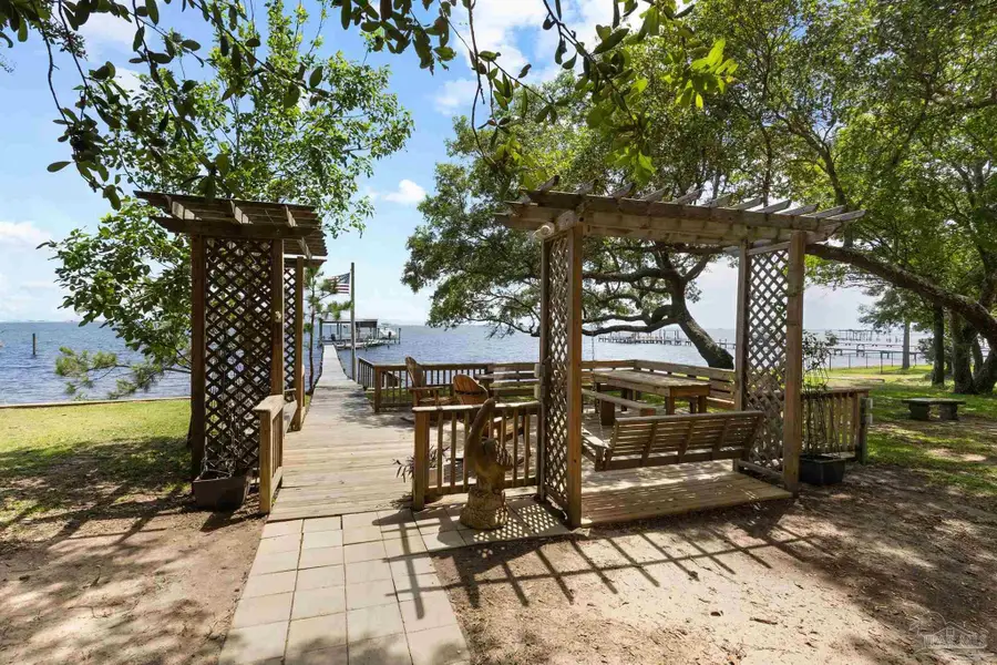 5393 Soundside Dr, Gulf Breeze, FL 32563 - Image #3