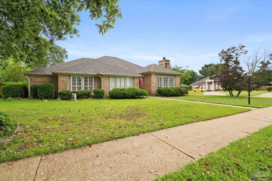 2717 Woodbreeze Dr, Cantonment, FL 32533 - Image #2