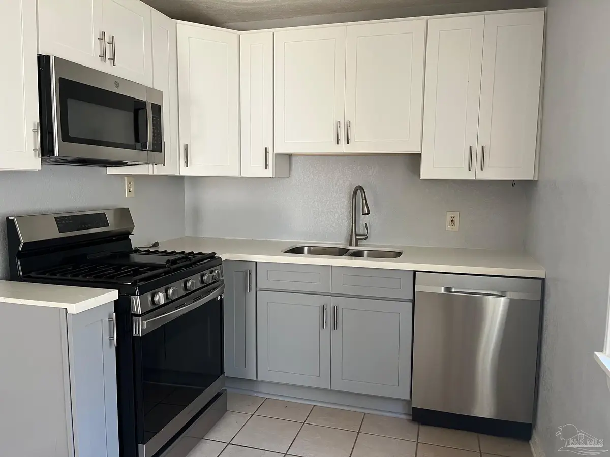 5535 Mayfair Cir, Pensacola, FL 32506 - Image #1