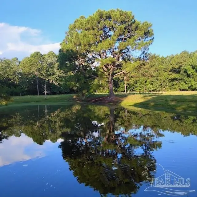 939 Avalon Blvd, Milton, FL 32583 - Image #1