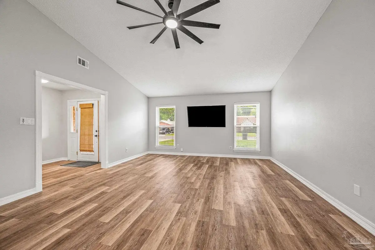 6641 Greenwell St, Pensacola, FL 32526 - Image #1