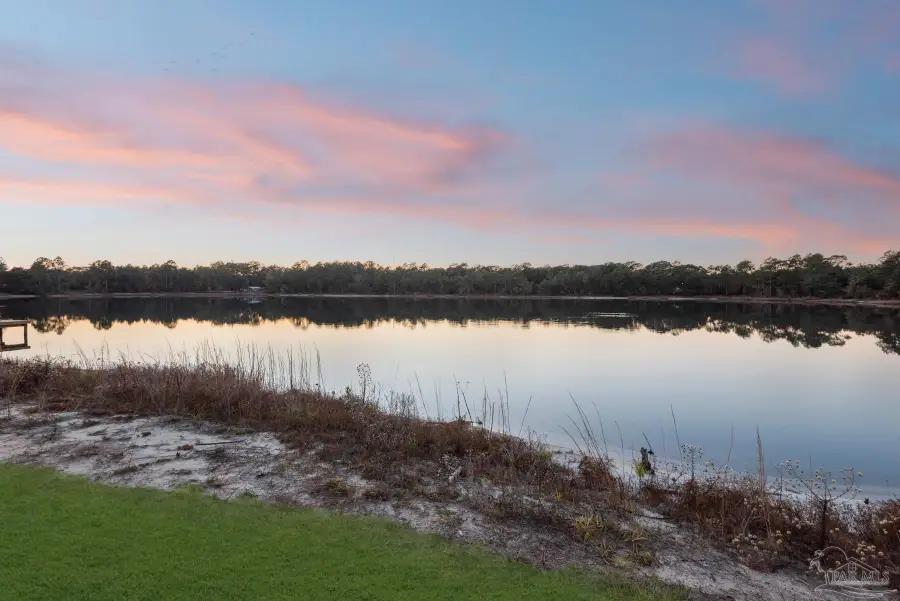 7917 Twin Lake Dr, Milton, FL 32583 - Image #3