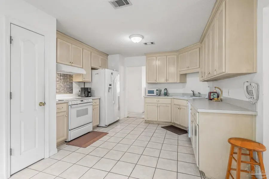 5773 Hermitage Cir, Milton, FL 32570 - Image #3