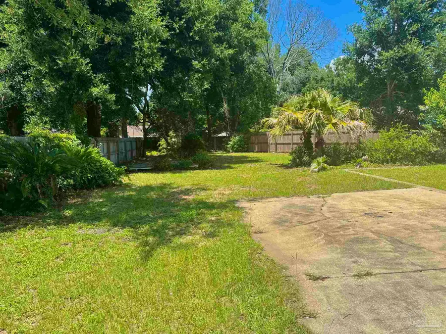 3962 Elmcrest Dr, Pensacola, FL 32504 - Image #3