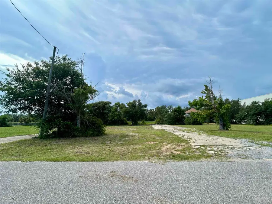 10104 Nelle Ave, Pensacola, FL 32507 - Image #3