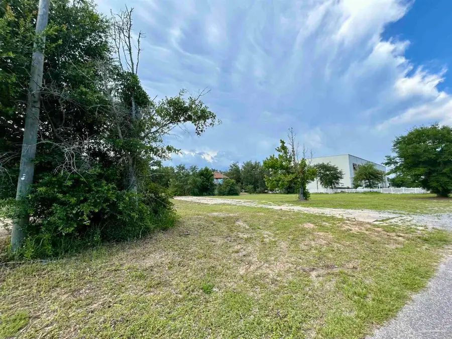 10108 Nelle Ave, Pensacola, FL 32507 - Image #2