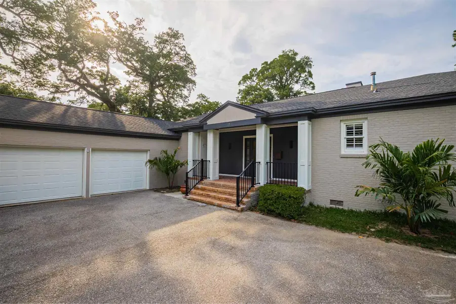 22 Lakeside Dr, Pensacola, FL 32507 - Image #2