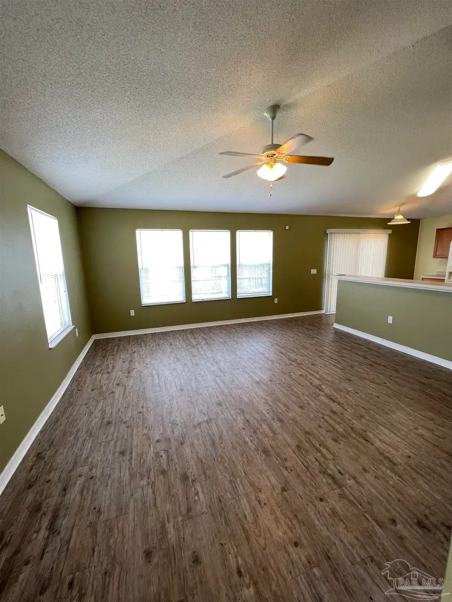 120 Nivana Dr, Crestview, FL 32536 - Image #2