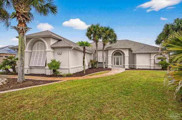 1136 Naples Dr, Pensacola, FL 32507