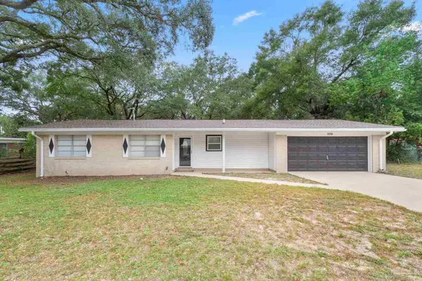 5733 Pecan St, Milton, FL 32570