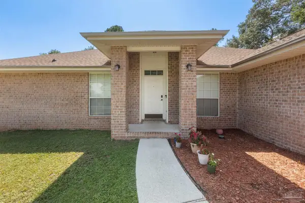 6917 Kapok Dr, Milton, FL 32583