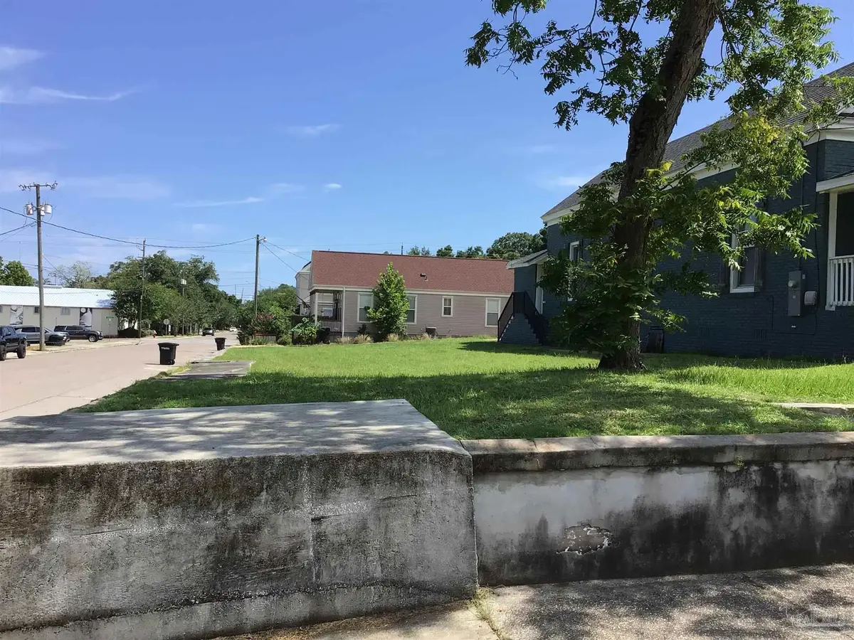 25 E Brainerd St, Pensacola, FL 32501 - Image #1