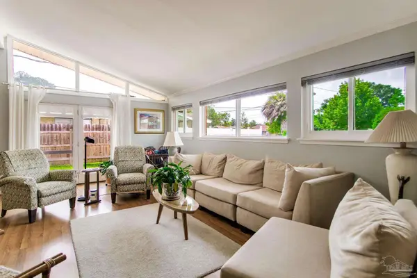 1050 Langley Ave, Pensacola, FL 32504