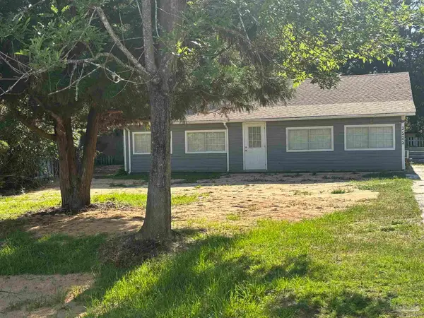 3525 Robinson Pt Rd, Bagdad, FL 32583