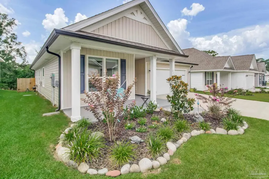 225 Camellia Dr, Cantonment, FL 32533 - Image #2