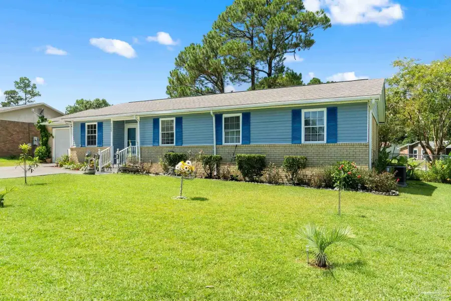 2200 Sparrow Ln, Pensacola, FL 32534 - Image #2