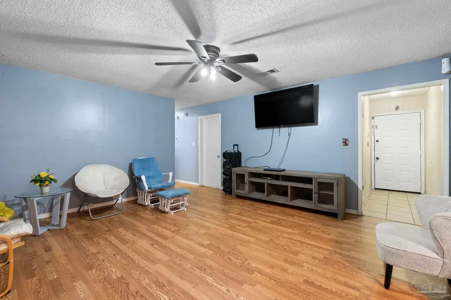 2200 Sparrow Ln, Pensacola, FL 32534 - Image #3