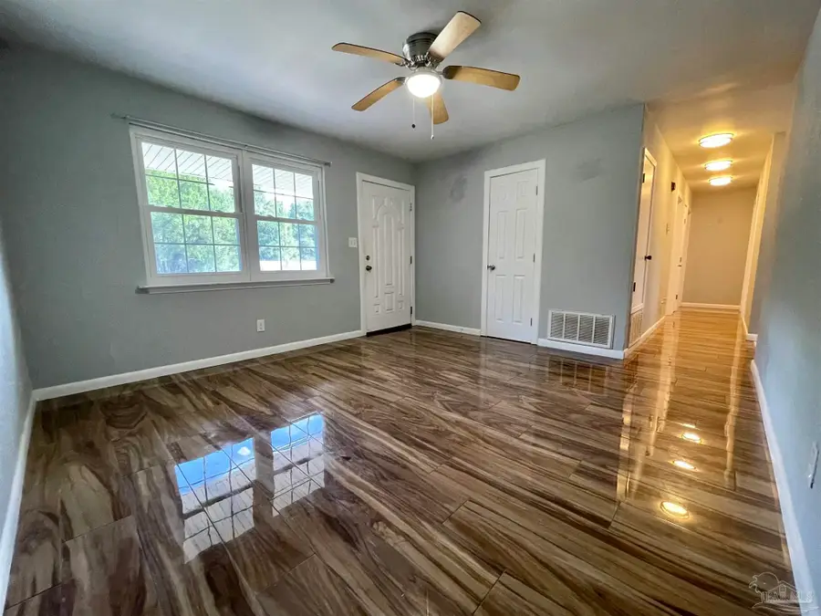 7090 Moore Ave, Pensacola, FL 32526 - Image #2