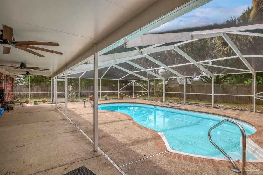 5911 Ashton Woods Cir, Milton, FL 32570 - Image #3