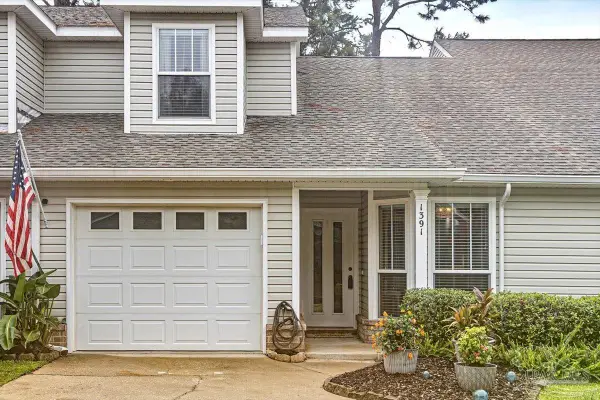 1391 Tiger Lake Dr, Gulf Breeze, FL 32563