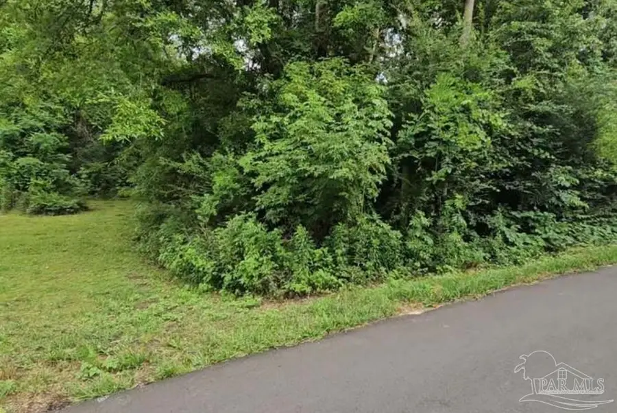 70 Juniper St, McDavid, FL 32568 - Image #2