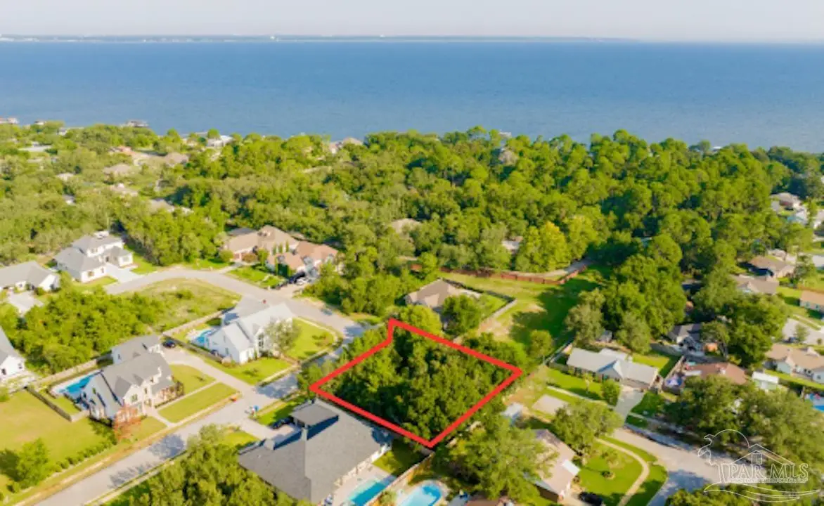 00 Manor Cir, Gulf Breeze, FL 32563 - Image #1