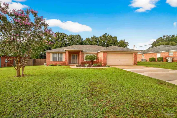 5053 Copperfield Dr, Pace, FL 32571