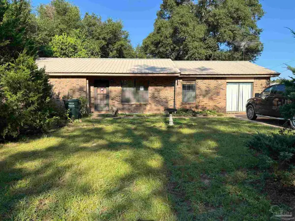 6481 Colonial Dr, Milton, FL 32570