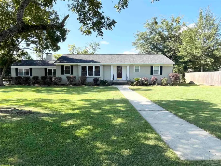 326 E Horner St, Atmore, AL 36502 - Image #2