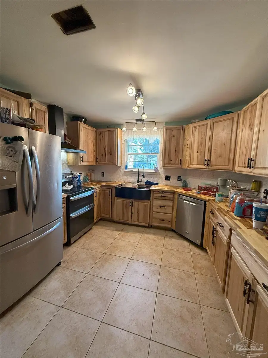 5935 Chi Chi Cir, Milton, FL 32570 - Image #2