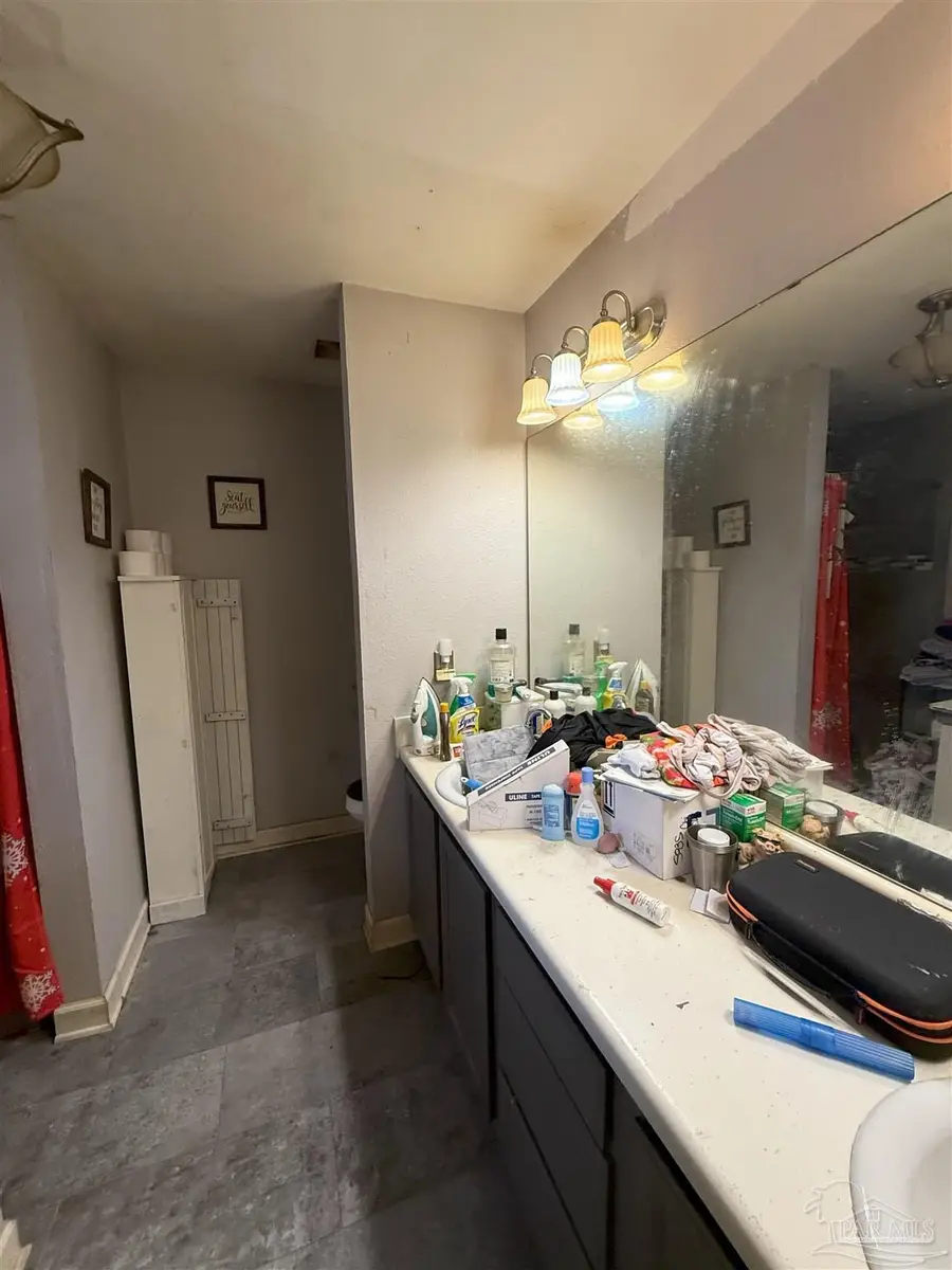 5935 Chi Chi Cir, Milton, FL 32570 - Image #3