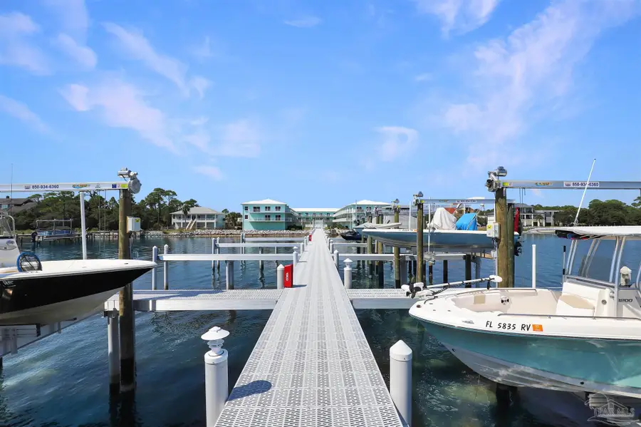 940 Sound Harbor Cir, Gulf Breeze, FL 32563 - Image #2