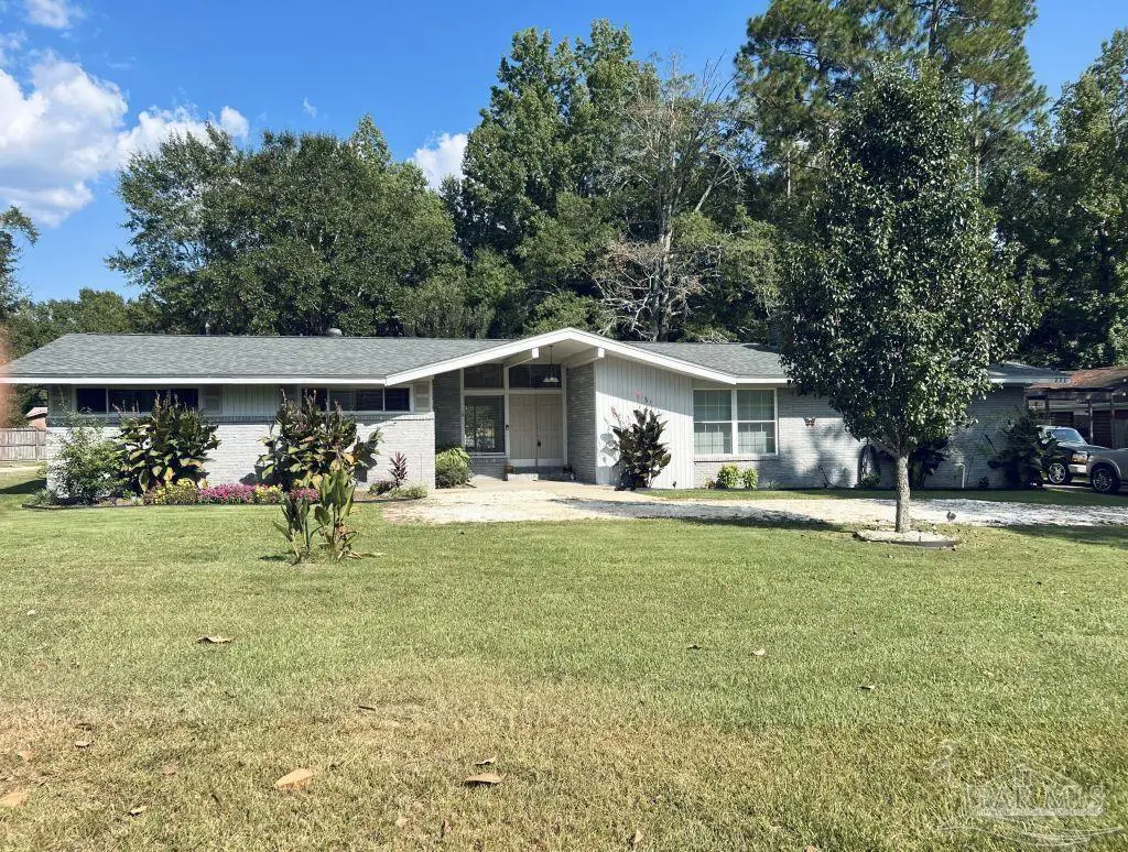 111 Dogwood Pl, Atmore, AL 36502 - Image #1