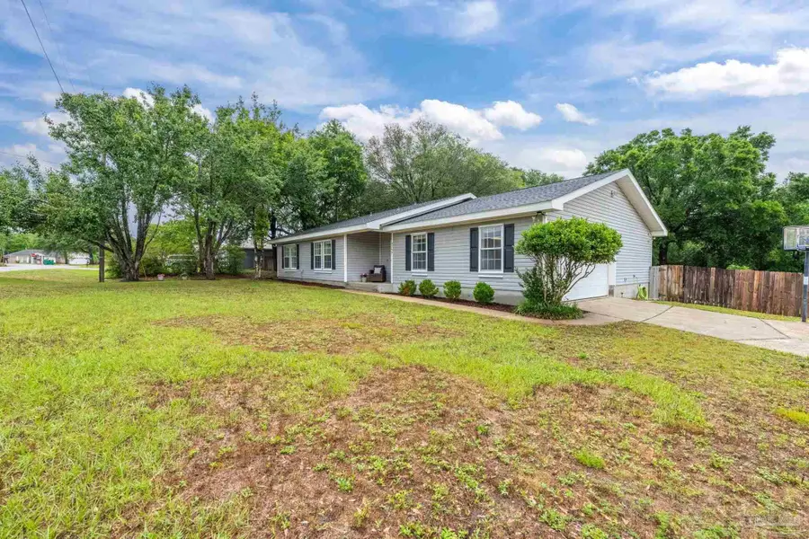 4793 Coronado Cir, Crestview, FL 32539 - Image #3