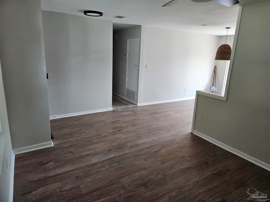 7763 Helms Rd, Pensacola, FL 32526 - Image #3